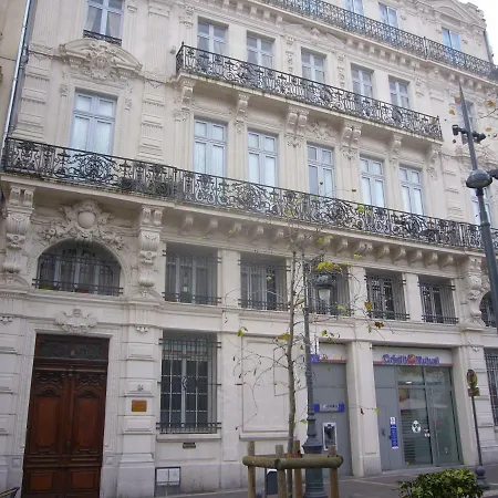 La Petite Halle * בזייה